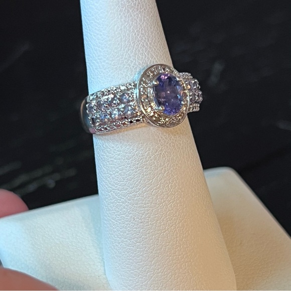 ⭐️ QVC Purple CZ with light purple side stones Sterling Silver Ring Size 6 - Picture 10 of 14